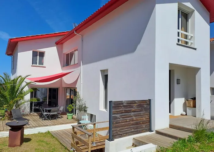 Maison Moderne, Pres Des Plages Et De La Foret.